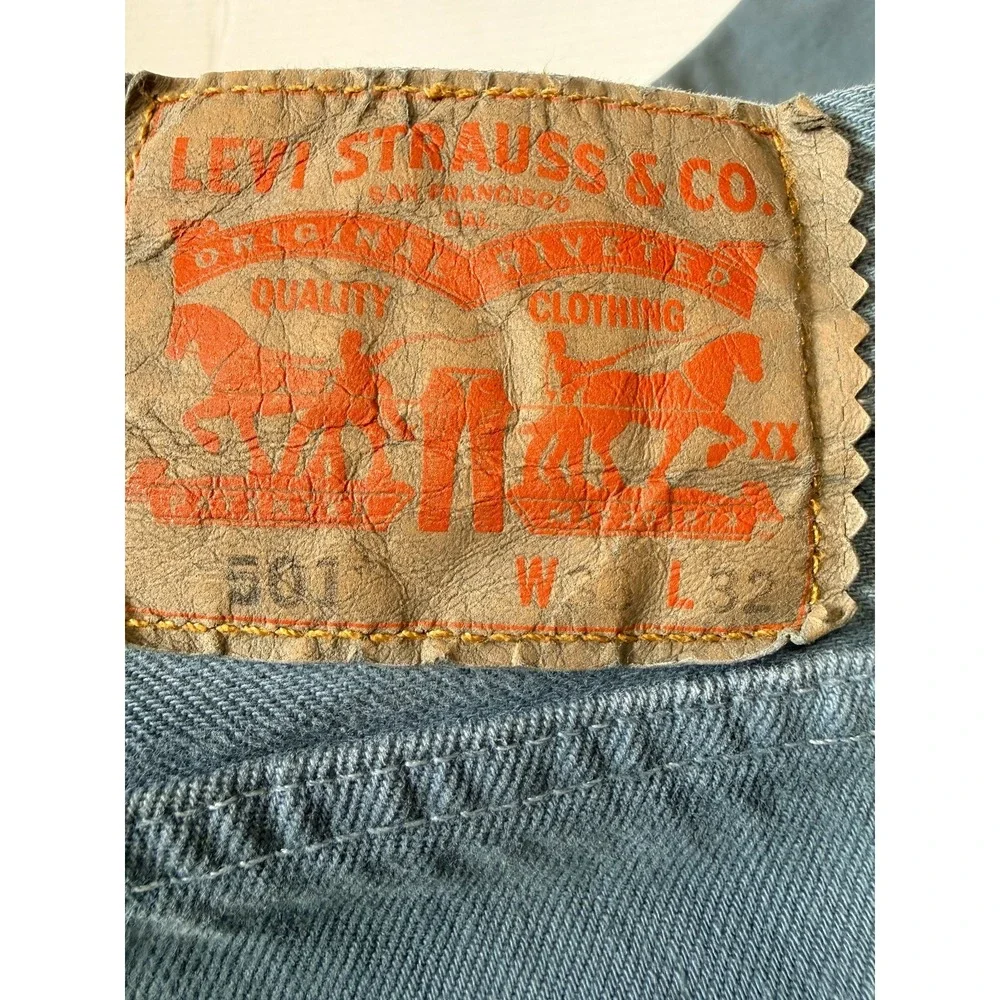 LEVI'S 501 - Men's Gray Blue Button Fly Straight Denim Jeans - Size 33x32
